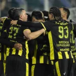 Intermedio: Peñarol se impuso 2-0 ante Defensor Sporting y lidera su grupo