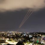 Irán ataca a Israel y advierte de una «respuesta devastadora» ante posibles represalias
