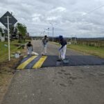 Instalan nuevas lomadas y señalización en el kilómetro 110