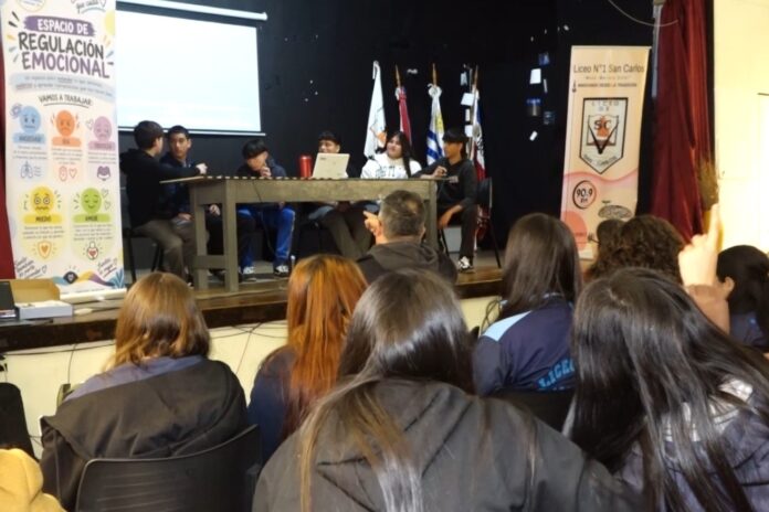Primera Jornada de Salud Mental en el Liceo de San Carlos